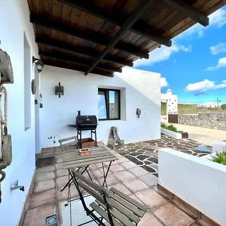 Rural House With Terrace, Barbecue, Near Mirador Del Rio