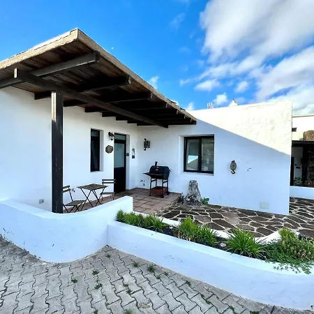 Rural House With Terrace, Barbecue, Near Mirador Del Rio Haría